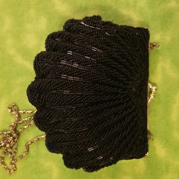 Black beaded seashell handbag - Picture 2 of 10